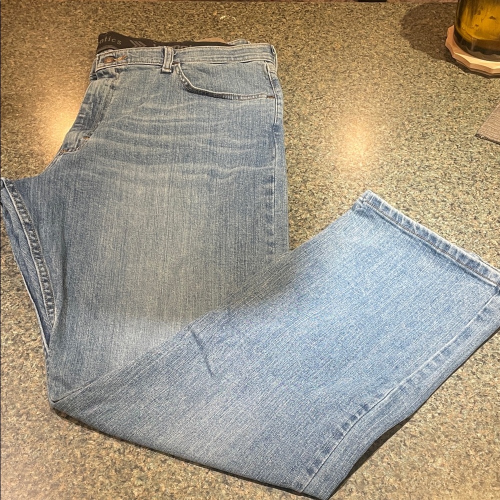 Wrangler Men's Relaxed Fit Denim Jeans in Light Blue 5 Pocket 38x32